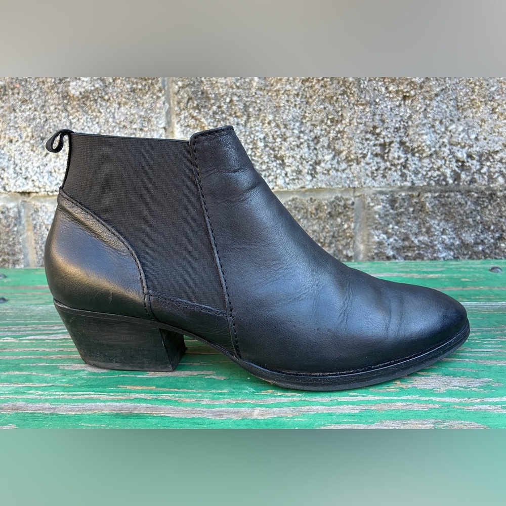 Aquatalia Fiona Sport Black Leather Bootie Size 8 Shoes Italy